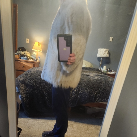 Elegant Cream Authentic Fox Fur Coat - Picture 13 of 15